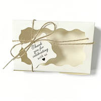 Boîte de dragées de mariage personnalisée Boîte à pignon avec poignée et fenêtre Emballage cadeau à forme mignonne