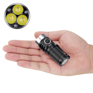 Lampe torche de voyage portable de poche à 3 LED lumineuses rechargeables avec double fixation et clip magnétique pour chapeau - Product Image 2