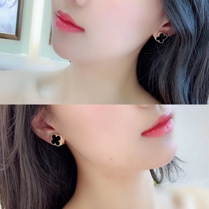 CRE007 Pendientes <span class=keywords><strong>de</strong></span> <span class=keywords><strong>Oro</strong></span> Blanco <span class=keywords><strong>de</strong></span> 18k <span class=keywords><strong>de</strong></span> 4.3 Gramos, 15mm, Trébol <span class=keywords><strong>de</strong></span> Cuatro Hojas, Madreperla Blanca, Regalo <span class=keywords><strong>de</strong></span> Lujo para Mujer - Product Image 4