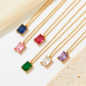 Collier pendentif rectangulaire en zircon coloré en acier inoxydable doré avec cristaux pour femme - Bijoux délicats - Product Image 1