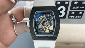 Nouveau produit à succès : Montre mécanique automatique de luxe pour homme avec tourbillon ajouré et boîtier en fibre de carbone NTPT en forme de barre - Product Image 5
