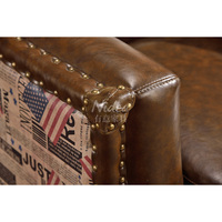 Amerikanischer Vintage Handgefertigter Chesterfield Sessel mit Knopfheftung und Armlehnen aus Echtem Leder für Wohnzimmer und Schlafzimmer