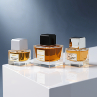 Flacon de parfum carré en verre cristal 30ml 50ml 100ml à fond épais, avec capuchon magnétique plat brillant, pulvérisateur et autocollants personnalisés