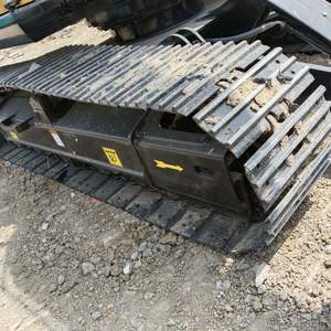 Mini-excavatrice Sany V3800DI-T-E3B de 10 tonnes, 90 % NEUVE, d'occasion, avec pompe/moteur/PLC hydrauliques, lame, moteur diesel, modèle 2022, fabriquée en Chine, CE/EPA - Product Image 3