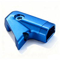 Support de scooter électrique forgé usiné par CNC avec anodisation bleu-orange certifié ISO9001 pour le renforcement de la structure du cadre