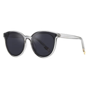 Nuevas Gafas de Sol Polarizadas UV400 de Alta Gama para Mujer, Montura Negra, Lentes de PC Tipo 3, para Conductores y Uso Diario - Product Image 3