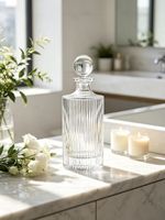 Bouteille à spiritueux en verre cristal blanc cannelé multicolore OEM de qualité supérieure 500 ml, gravure personnalisée, emballage cadeau pour marque de tequila