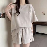 Ensemble deux pièces gaufré tendance, décontracté et sportif, à manches courtes, coupe ample au-dessus du genou, jambes larges, brodé, amincissant, pour l'été