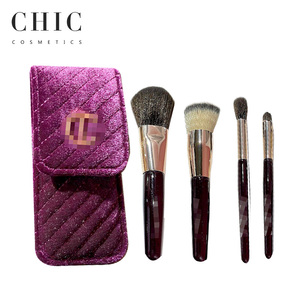 Charolette Tím Tilbury CT du lịch <span class=keywords><strong>mini</strong></span> sang trọng ma thuật trang điểm bàn chải <span class=keywords><strong>4pcs</strong></span> thiết lập pha trộn vẻ đẹp mỹ phẩm bàn chải với túi nhỏ - Product Image 1