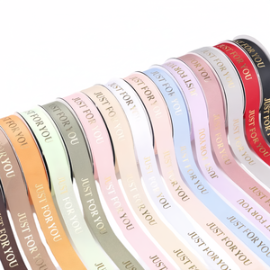 LOQ MOQ 맞춤 브랜드 로고 솔리드 그로그랭 새틴 리본 금/은 핫스탬핑 인쇄 생일 선물 1.<span class=keywords><strong>5</strong></span>인치 4cm 장식 - Product Image 1