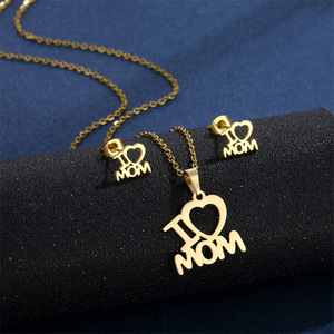 12 estilos Día DE LA MADRE Carta Amor mamá colgante 18K chapado en oro de acero inoxidable amor mamá collar conjunto joyería <span class=keywords><strong>al</strong></span> <span class=keywords><strong>por</strong></span> <span class=keywords><strong>mayor</strong></span> para mujeres - Product Image 1