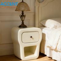 Mesita de Noche Retro Estilo Espacial, Mesa Auxiliar Moldeada en FRP, Mueble Minimalista Color Crema para Dormitorio, Gabinete de Noche para Hotel Boutique, Ideal para Proyectos