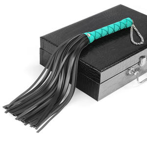 Látigo de Cuero PU con Diseño Trenzado, Látigo Sexual BDSM para Bondage, Juguete de Restricción para Esclavos, Adecuado para el Fustigado de Glúteos en Parejas Femeninas - Product Image 4