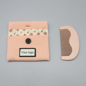 Peine de peinado de mujer con logotipo personalizado con tamaño de bolsillo Mini masaje regalo bolsa de algodón embalaje plegable Rosa cepillo de madera conjunto - Product Image 5