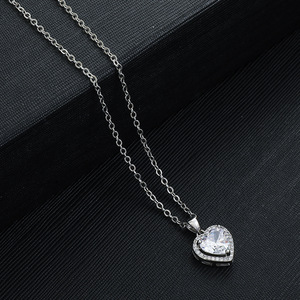 Collana con Ciondolo a Cuore per Donne, Semplice Catena con Pietra Scintillante Incastonata, Gioielli alla Moda - Product Image 5
