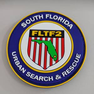 Thân Thiện Với Môi Tùy Chỉnh Quần Áo Cao Su Logo Nhãn Silicone Nhãn Dập Nổi Mềm <span class=keywords><strong>PVC</strong></span> Cao Su Cho Hàng May Mặc Logo - Product Image 1