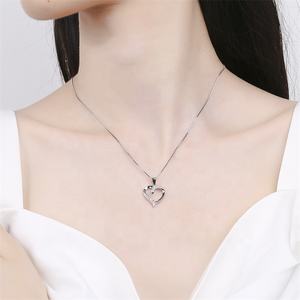 قلادة عصرية رفيعة من الزركون للنساء على شكل قلب فضي خالص قلادة بدلاية على شكل قلب لصديقته هدية عيد الحب - Product Image 3