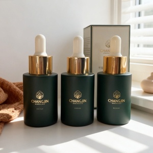 Flacons compte-gouttes en verre de luxe personnalisés pour soins de la peau, emballage cosmétique vert pastel pour huiles - Product Image 2