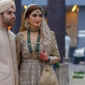 Vestido Kurta Lehenga de Lujo con Cuentas de Cristal Bordadas a Mano |   Elegante Ropa de Boda Paquistaní/India - Product Image 5