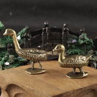 1 pièce Ornement créatif antique en laiton et cuivre en forme de canard ou d'oie, figurine de thé, décoration de bureau, objet de collection en métal