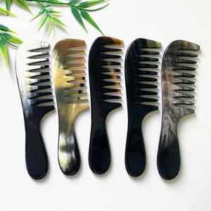 Peine para el cabello de cuerno de búfalo hecho a mano con cuerno natural de primera calidad, diseñado para desenredar, peinar y reducir la rotura del cabello. - Product Image 4