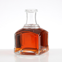 Bouteille en verre transparent de haute qualité 375ml 500ml 750ml Vodka Whisky Gim Bouteille Liqueur Vin Bouteille en verre avec couvercles en liège en gros
