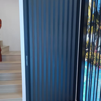 Porte coulissante pliante ignifuge entièrement en aluminium pour séparation de cuisine, chambre à gaz naturel et climatisation