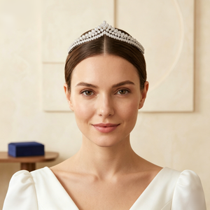 Diadème de mariée de luxe en forme de V, couronne de concours en strass argentés, design élégant en feuille, coiffe de mariage pour le front, diadème de bal pour mariées - Product Image 1