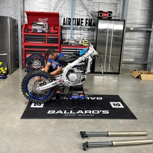 Stampa personalizzata <span class=keywords><strong>garage</strong></span> per interni esterni con logo da pavimento per <span class=keywords><strong>moto</strong></span> tappetino antiscivolo resistente per <span class=keywords><strong>moto</strong></span>, <span class=keywords><strong>tappeto</strong></span> da <span class=keywords><strong>garage</strong></span> - Product Image 3