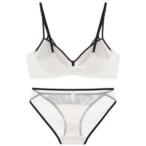 Ensemble de lingerie sexy en dentelle fine respirante de style français, soutien-gorge push-up sans fil et culotte pour femme - Product Image 4