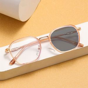 Gafas de Computadora con Lentes Fotocromáticas que Cambian de Color, Anti Luz Azul, Montura Cuadrada de Aleación, Moda 2025 para Mujer - Product Image 2