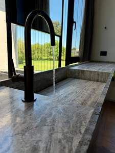 เคาน์เตอร์ครัวสีเทาเงินและท็อปเคาน์เตอร์สำหรับโครงการบ้านเกาะห้องครัวที่ทันสมัย - Product Image 2