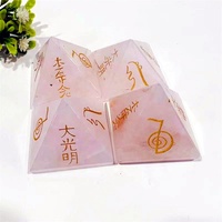 Pyramides de chakra en quartz rose naturel en gros, pyramides d'orgone, cristaux sculptés roses, décoration DIY pour la maison, tailles personnalisées