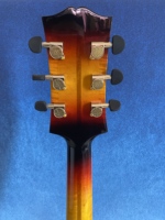 Guitare acoustique artisanale en érable massif avec touche en ébène, instrument de jazz, fabrication sur mesure par luthier, prêt à être expédié