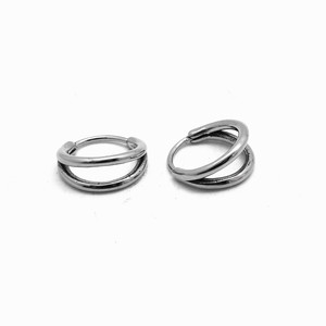 Pendientes Huggie de yunnique, acero de titanio, redondos, tamaño pequeño, uso diario, diseño geométrico - Product Image 5