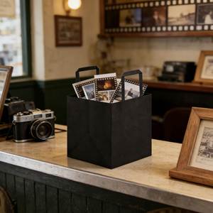 Sacs en papier kraft lourd personnalisés noirs avec poignées portables, adaptés pour l'emballage de vêtements, d'aliments, d'artisanat et pour le shopping - Product Image 5