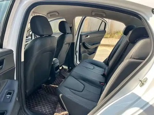 Voitures d'occasion Chery Arrizo 5 2021 PRO 1.5L CVT Édition Jeunesse 1.5L 116 L4 Essence 4 portes 5 places Berline - Product Image 5