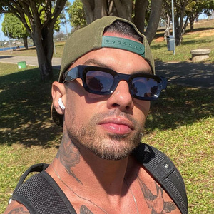 Gafas <span class=keywords><strong>de</strong></span> <span class=keywords><strong>Sol</strong></span> Candy Men 8932 2023, Gafas Transparentes <span class=keywords><strong>de</strong></span> Lujo, Gafas <span class=keywords><strong>de</strong></span> <span class=keywords><strong>Sol</strong></span> Personalizadas con Logotipo <span class=keywords><strong>para</strong></span> Rostro Redondo, Gafas <span class=keywords><strong>de</strong></span> <span class=keywords><strong>Sol</strong></span> Cuadradas <span class=keywords><strong>de</strong></span> Marca - Product Image 1