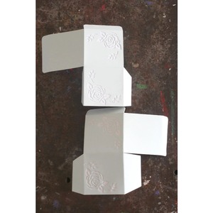 Boîte cadeau pliante en papier imprimé avec motif floral printanier, personnalisable selon les besoins - Product Image 3