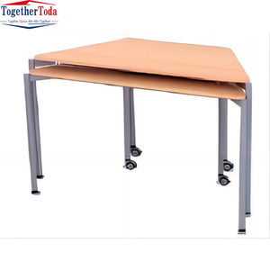 Bureau scolaire individuel moderne en métal sur mesure, léger et écologique, forme trapézoïdale - Product Image 2