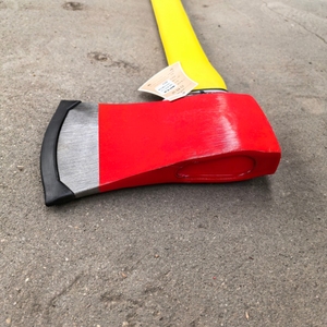 Hache de sauvetage professionnelle de haute qualité pour les incendies de classe A et B avec manche en fibre de verre - Product Image 2
