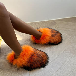 Nouveau Style luxe hiver femmes <span class=keywords><strong>fourrure</strong></span> pantoufles Imitation raton laveur <span class=keywords><strong>fourrure</strong></span> de renard curseur <span class=keywords><strong>fausse</strong></span> <span class=keywords><strong>fourrure</strong></span> chaleur moelleux en peluche maison pantoufles - Product Image 4