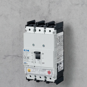 Disjoncteur à boîtier moulé (MCCB) tripolaire à déclenchement thermique/magnétique réglable, haute capacité de coupure, protection contre les surcharges/courts-circuits - Product Image 3