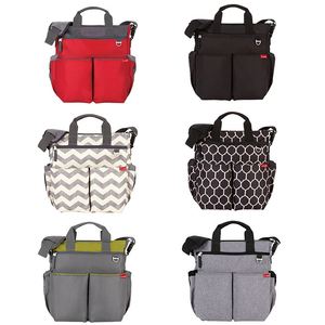 Sac à langer multifonction avec station de change intégrée et bandoulière réglable, échantillon gratuit - Product Image 2