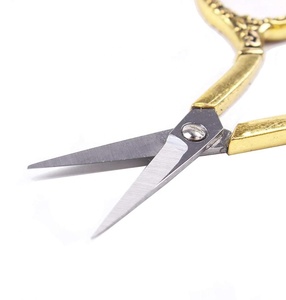 Peanl DE <span class=keywords><strong>LA</strong></span> Onient Vintage Acero inoxidable tijeras de bordado con <span class=keywords><strong>la</strong></span> cadena y <span class=keywords><strong>la</strong></span> cubierta para cortar - Product Image 2