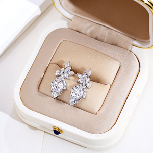 Boucles d'oreilles Messi Jewelry MSE-838 en or blanc 18 carats avec diamants marquise pour femmes - Product Image 4