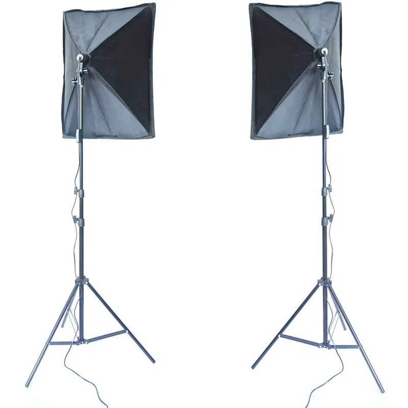 I produttori professionali forniscono attrezzature fotografiche, luce di riempimento da studio