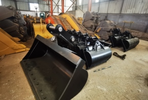 HUITONG 0.2m&sup3; <strong>Mini</strong> <strong>Excavator</strong> With Tilting Bucket Quick Coupler Compatibility For Landscape/Trenching - Product Image 4