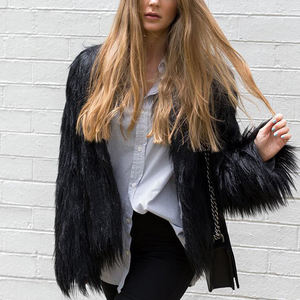 Cappotto <span class=keywords><strong>in</strong></span> Finta Pelliccia Rosa per <span class=keywords><strong>Donna</strong></span>, Giacca Soffice e Pelosa, Stile Coquette, Caldo Abbigliamento Esterno <span class=keywords><strong>in</strong></span> Peluche, Vendita all'Ingrosso Personalizzata OEM, Moda Invernale - Product Image 3