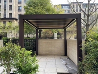 Pergola bioclimatique en aluminium au design moderne, toit à lames orientables imperméable, fonctionnement motorisé/manuel, taille personnalisable pour balcon